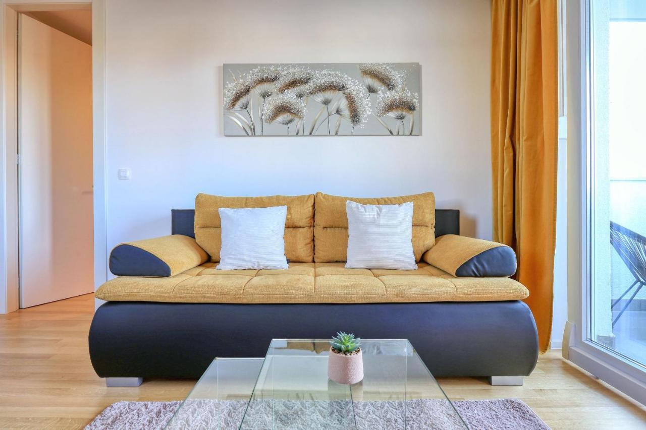 Barbara With Private Parking In The Garage Apartment Zadar Exterior photo