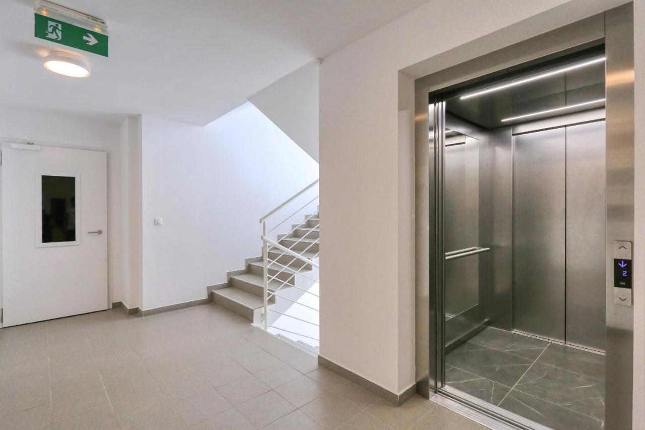 Barbara With Private Parking In The Garage Apartment Zadar Exterior photo